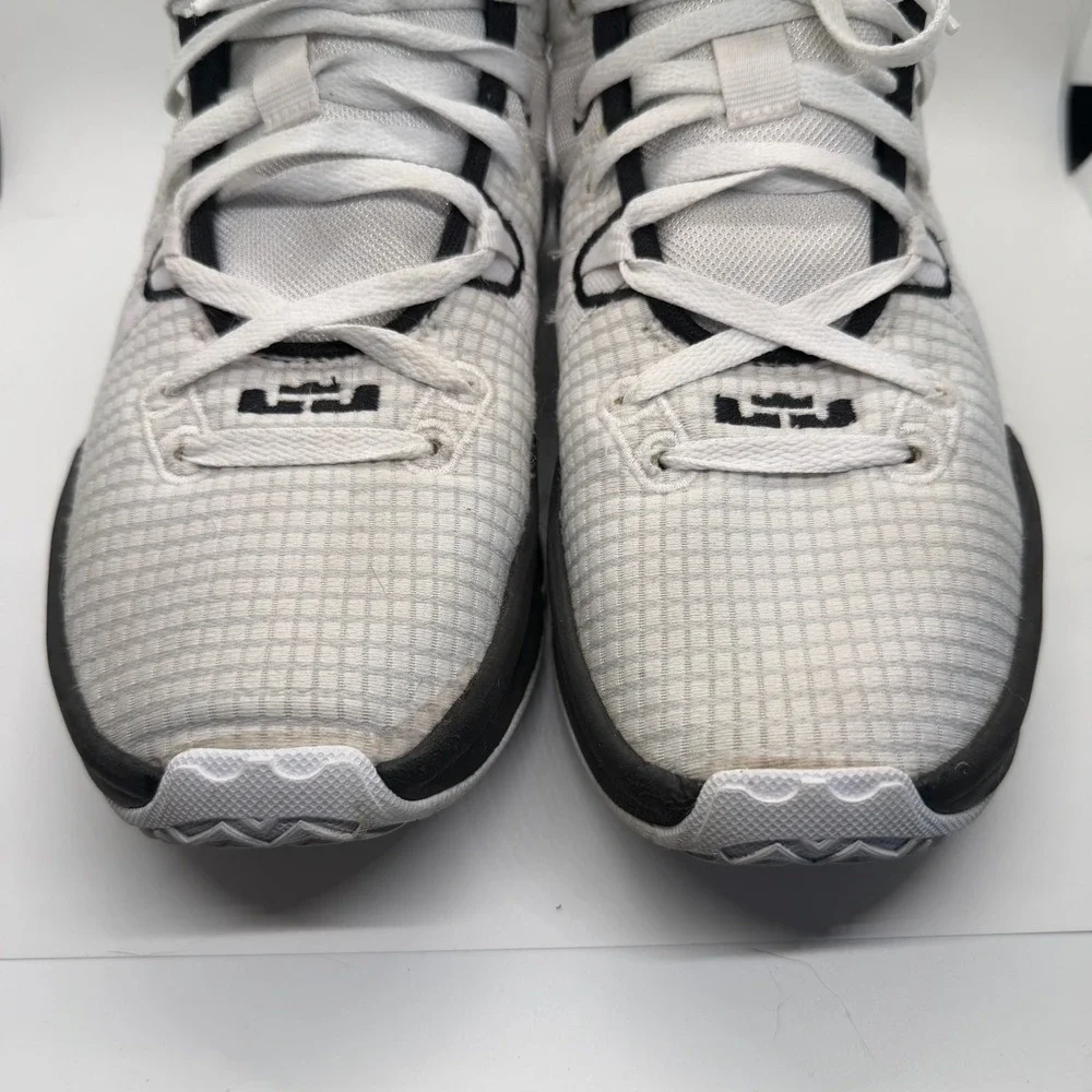 Nike LeBron Witness 7 White Black Basketball Shoes DZ3299-100 Mens Size 9
